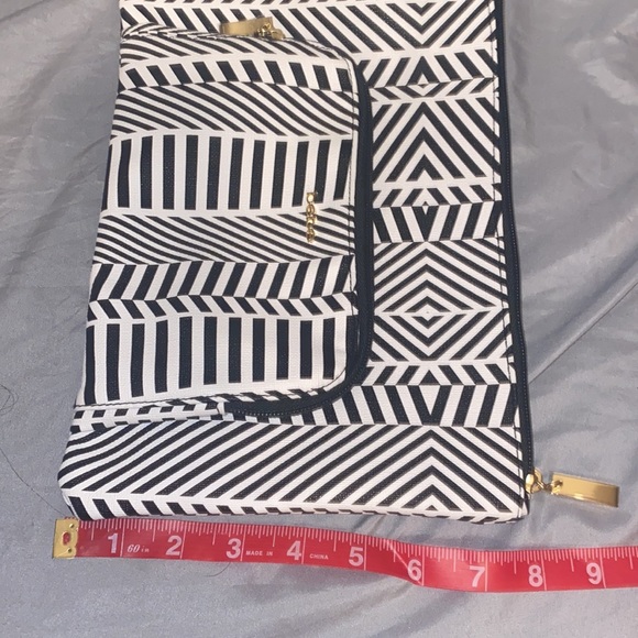 Bebe Black and White Print Wristlet Bag - Picture 9 of 9